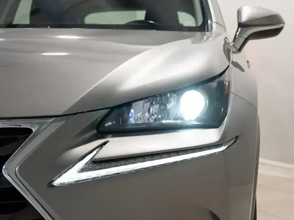 Usado Lexus NX300h Luxury Line 197 CV (144 kW) 2015 Otro SUV