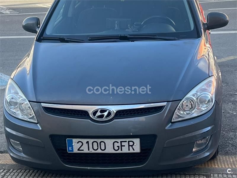 Käytetty Hyundai i30 Comfort 109 HP (80 kW) 2008 Harmaa Sedan