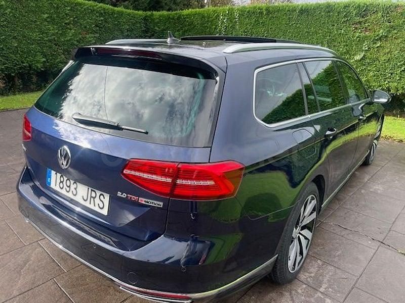 Usado VW Passat Sportline 240 CV (176 kW) 2016 Azul Familiar