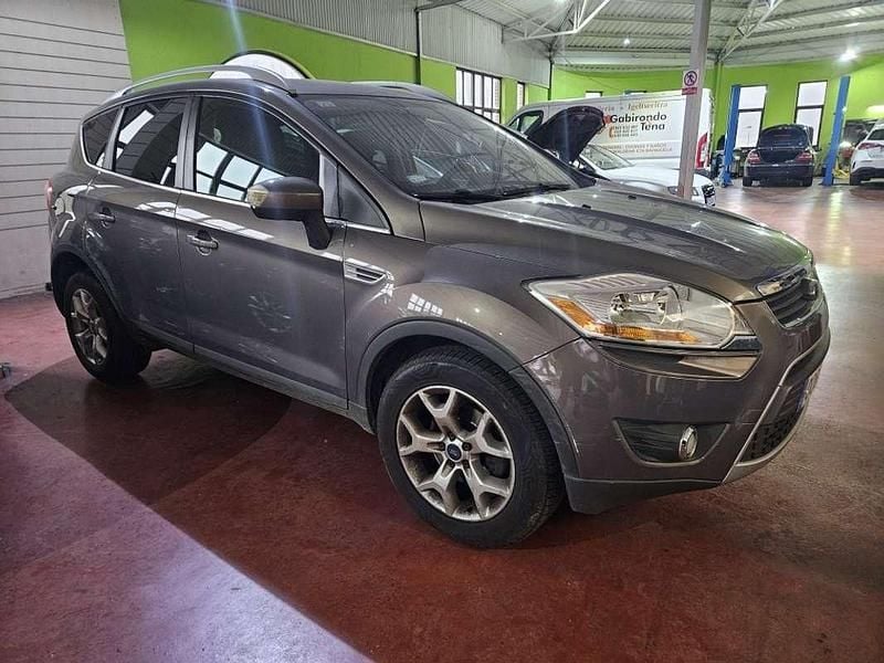 Usado Ford Kuga Titanium 140 CV (102 kW) 2011 Gris / plata SUV