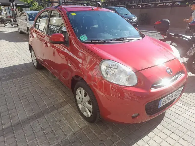 Używany Nissan Micra Acenta 80 KM (58 kW) 2011 Czerwony Hatchback