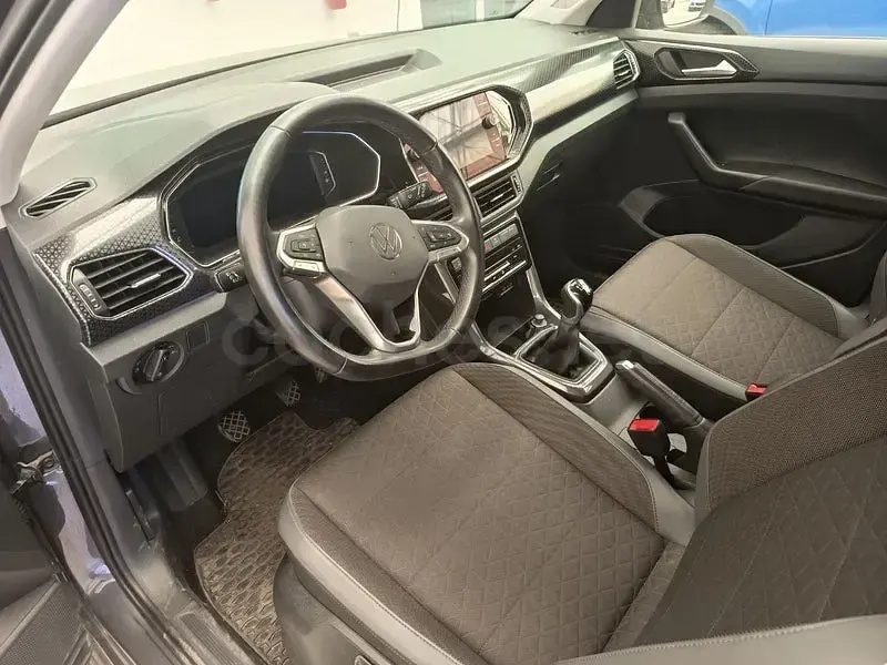Usado VW T-Cross Sportline 110 CV (80 kW) 2022 Gris / plata SUV