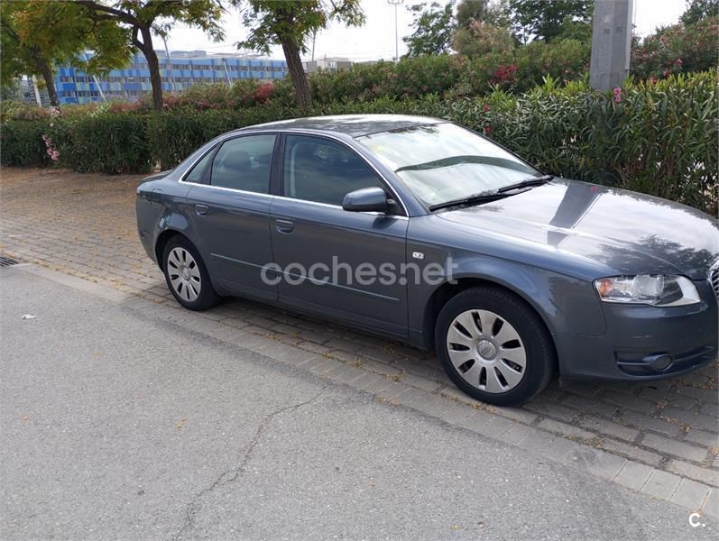Gris / plata Usado 2005 Audi A4 Berlina | 4750 € (Buen precio) - Imagen 1/4