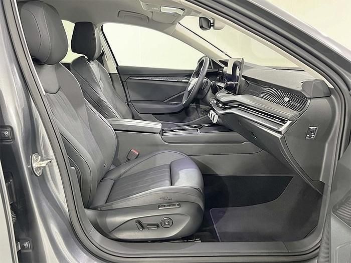 Nuevo Skoda Superb 150 CV (110 kW) 2026 Gris