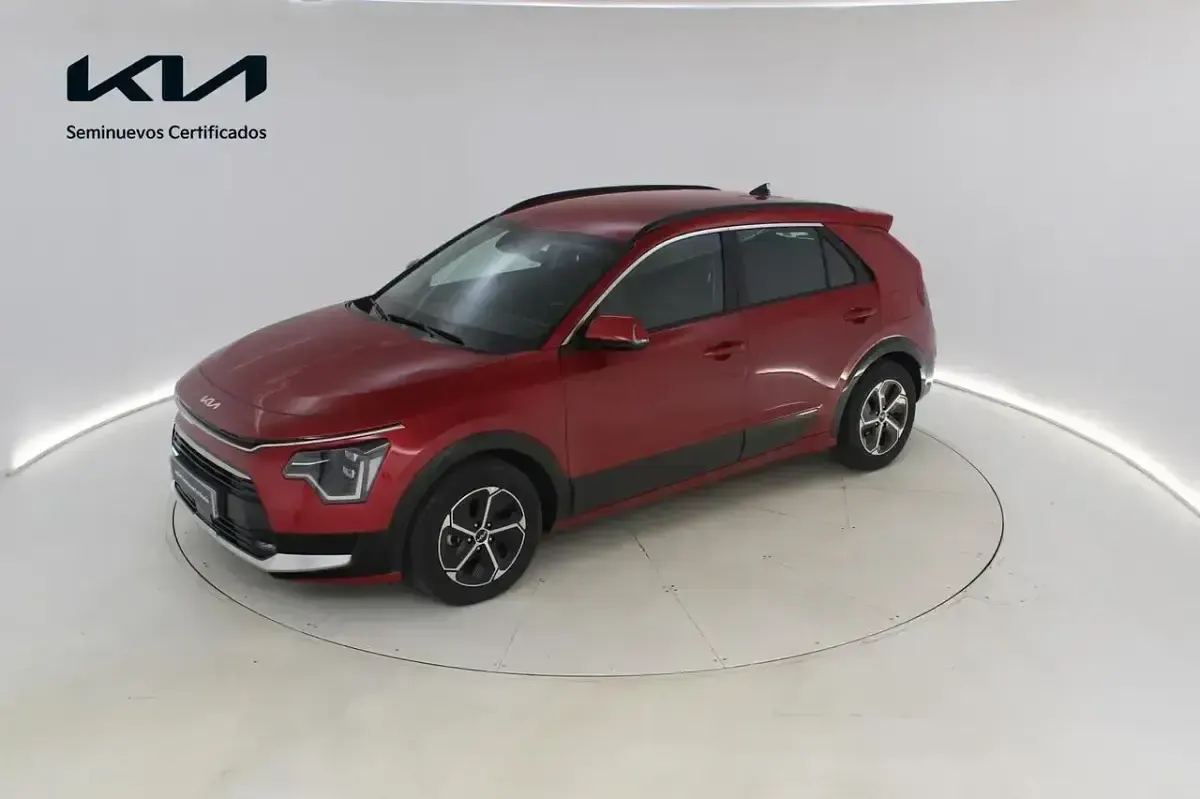 Usado Kia Niro 141 CV (103 kW) 2024 Rojo SUV