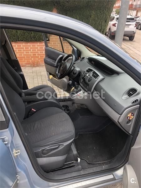 Usado Renault Scénic II Dynamique 130 CV (95 kW) 2007 Gris / plata Monovolumen