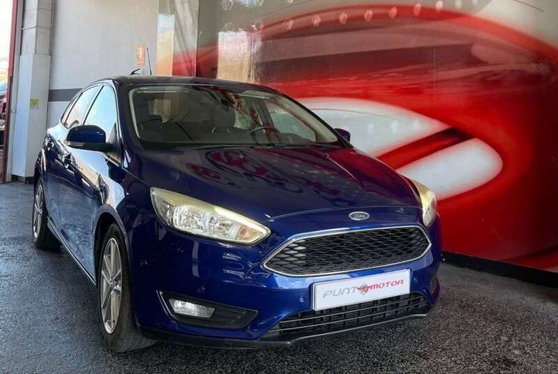 Azul Usado 2015 Ford Focus Berlina | 9500 € - Imagen 1/4