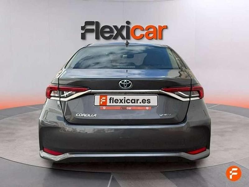 Usado Toyota Corolla Active 140 CV (102 kW) 2024 Gris Utilitario