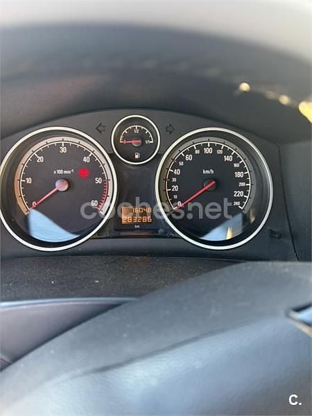 Usado Opel Astra Cabriolet Cosmo 150 HP (110 kW) 2007 Cinzento Cabrios