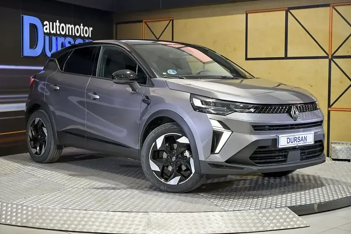 Usado Renault Captur Techno 140 CV (102 kW) 2024 Gris / plata SUV
