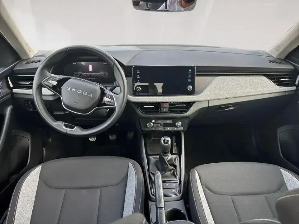 Usado Skoda Kamiq Selection 116 CV (85 kW) 2025 Negro SUV