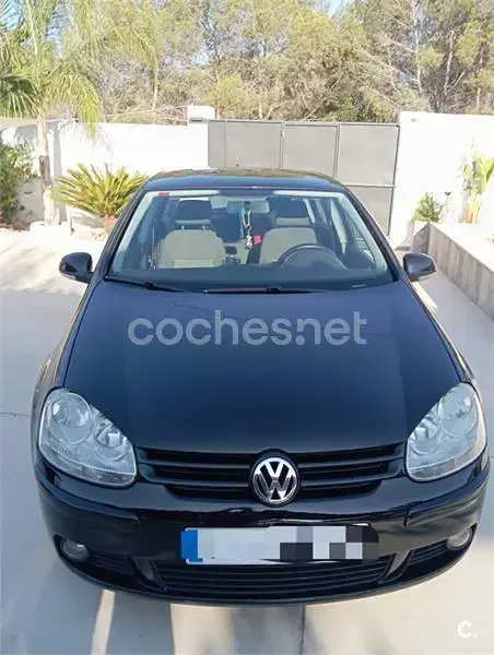 Usado VW Golf V Highline 105 CV (77 kW) 2007 Negro Berlina