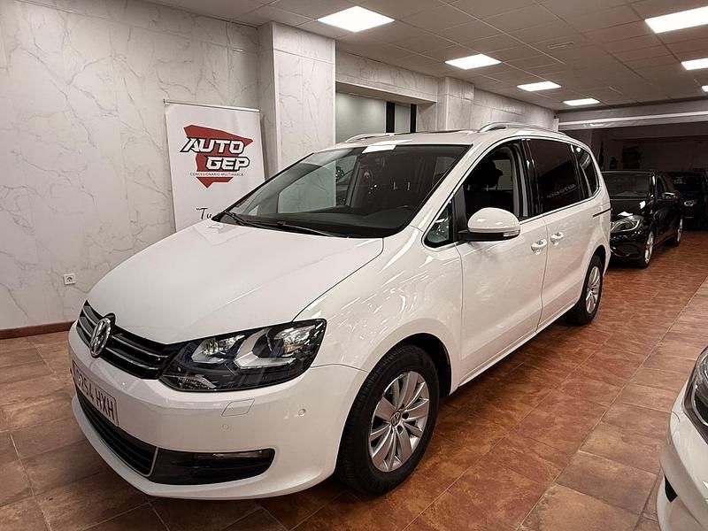 Usado VW Sharan Advance 177 CV (130 kW) 2014 Blanco Monovolumen