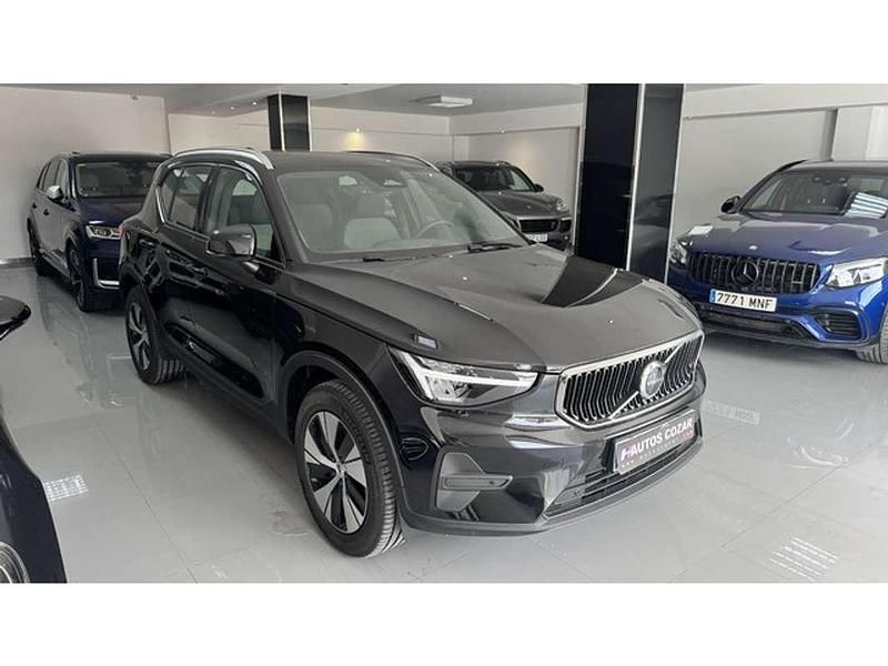 Negro Nuevo 2025 Volvo XC40 Core SUV | 38.900 € (Caro) - Imagen 1/4