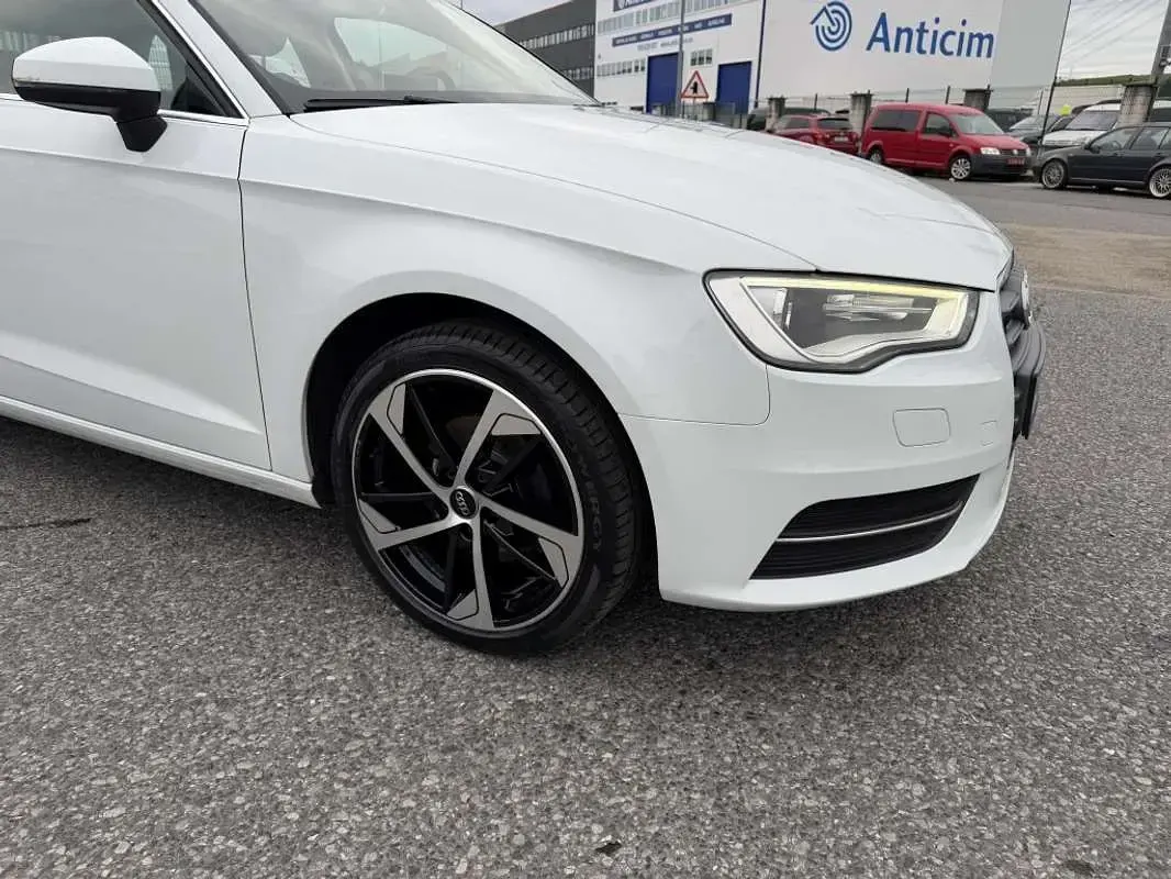 Usado Audi A3 S-Line 150 CV (110 kW) 2014 Blanco Utilitario