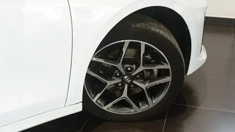 Usado Kia Ceed GT GT-Line 136 CV (100 kW) 2020 Blanco Familiar