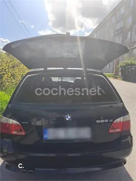 Usado BMW 525 163 CV (119 kW) 2005 Negro Familiar