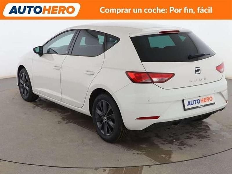 Usado Seat Leon Style 131 CV (96 kW) 2020 Blanco Berlina