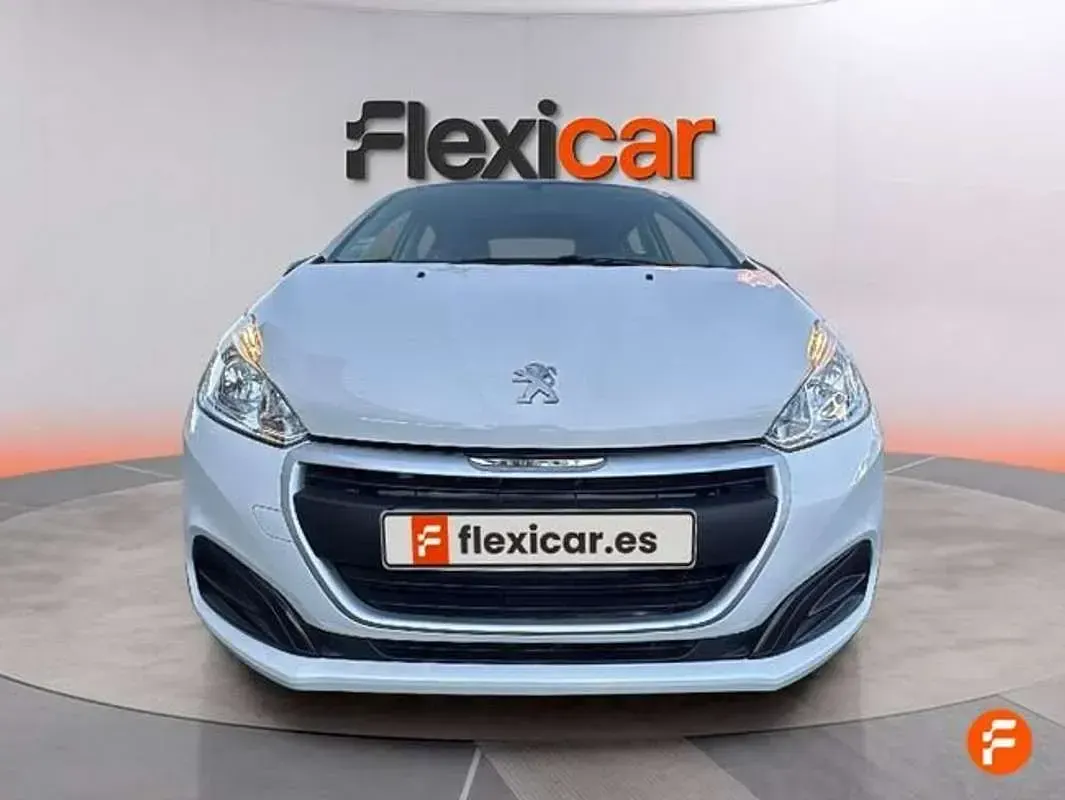 Usado Peugeot 208 Active 101 CV (74 kW) 2019 Blanco Utilitario