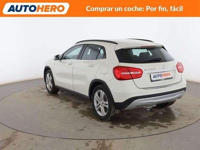 Usado Mercedes GLA200 Style 136 CV (100 kW) 2015 Blanco SUV