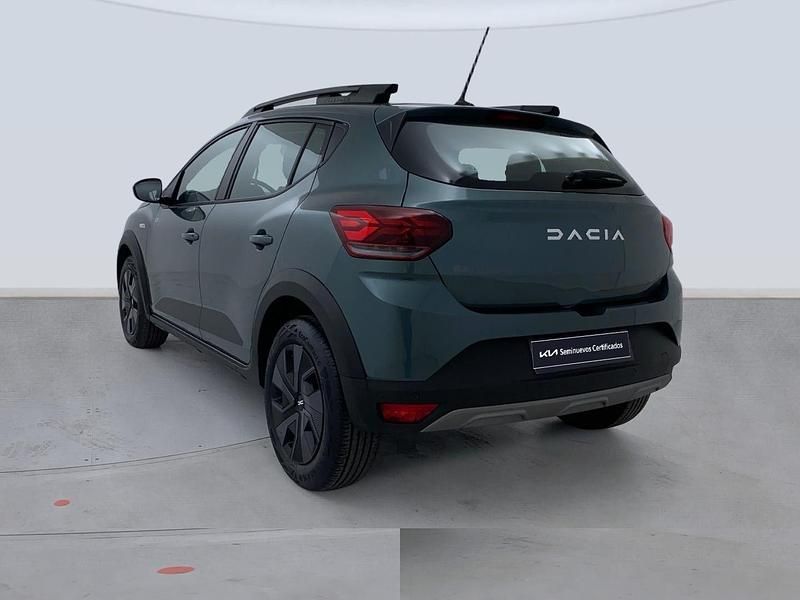 Usado Dacia Sandero Expression 91 CV (66 kW) 2024 Verde