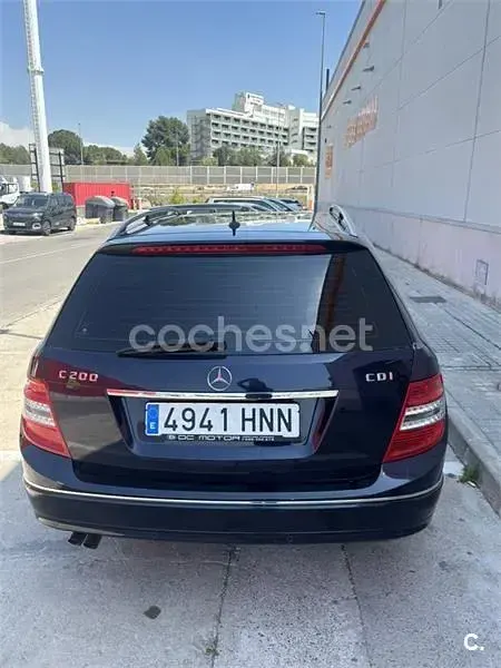 Usado Mercedes C200 136 CV (100 kW) 2010 Azul Familiar