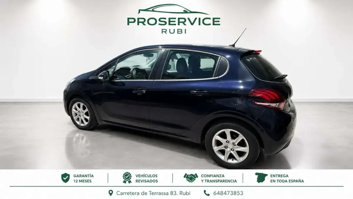 Usado Peugeot 208 Active 75 CV (55 kW) 2016 Azul Utilitario