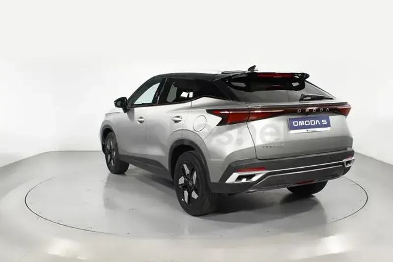 Usado Omoda 5 147 CV (108 kW) 2025 Gris / plata SUV
