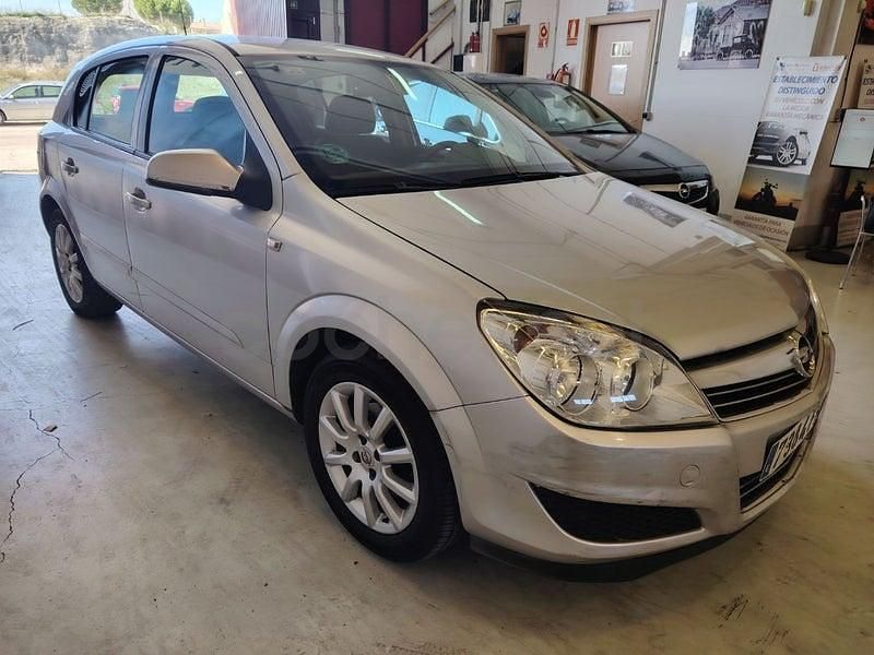 Usado Opel Astra Enjoy 105 CV (77 kW) 2007 Gris / plata Berlina