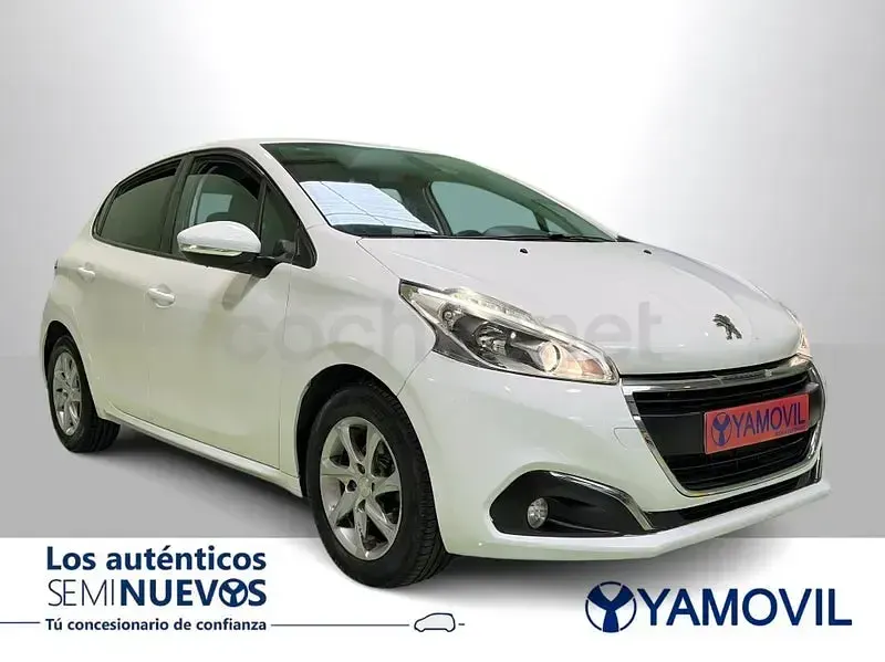 Usado Peugeot 208 Active 82 CV (60 kW) 2015 Blanco Utilitario