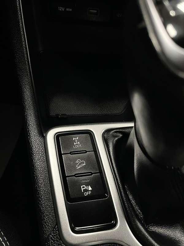 Usado Kia Sportage 136 CV (100 kW) 2022 Blanco SUV