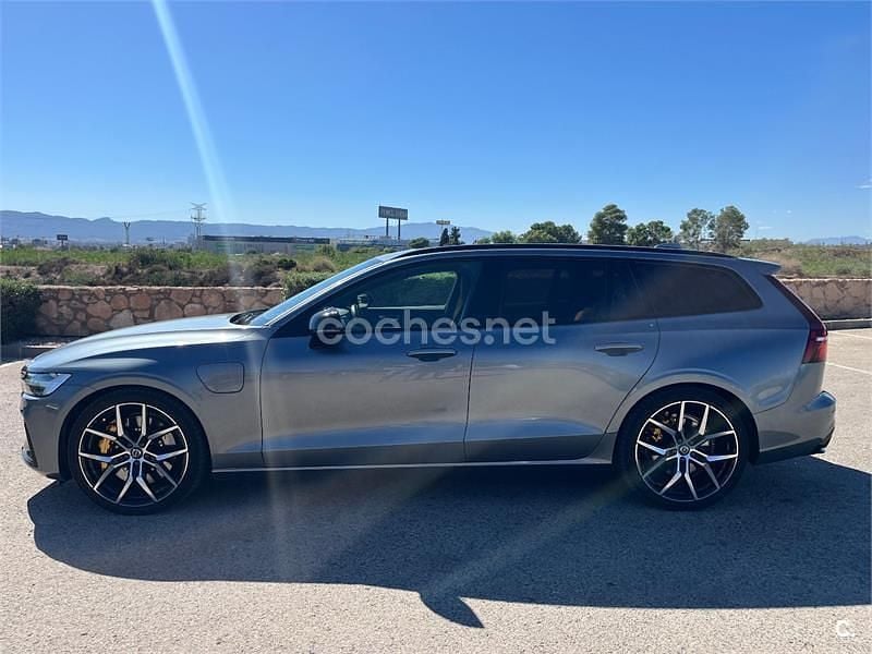 Usado Volvo V60 405 CV (297 kW) 2020 Gris / plata Familiar