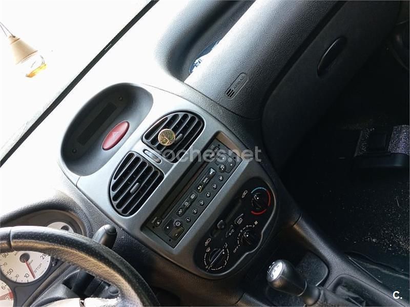 Azul Usado 2004 Peugeot 206 Berlina | 2800 € (Precio justo) - Imagen 1/4