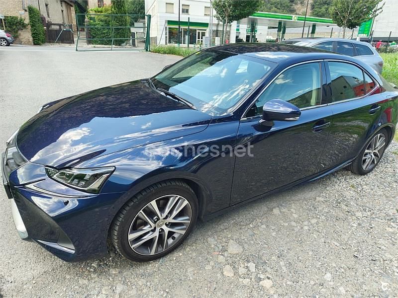 Usado Lexus IS300h Executive Line 223 CV (164 kW) 2018 Azul Berlina