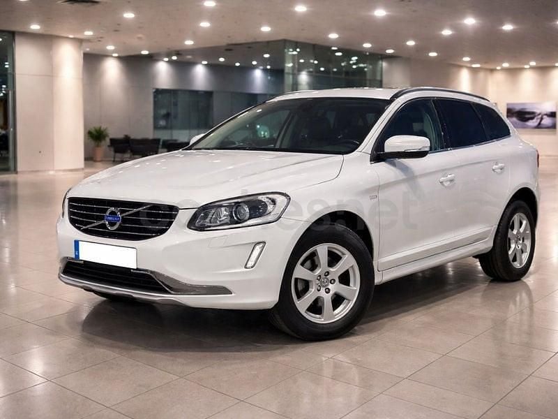 Usado Volvo XC60 R-Design Momentum 136 CV (100 kW) 2015 Blanco SUV