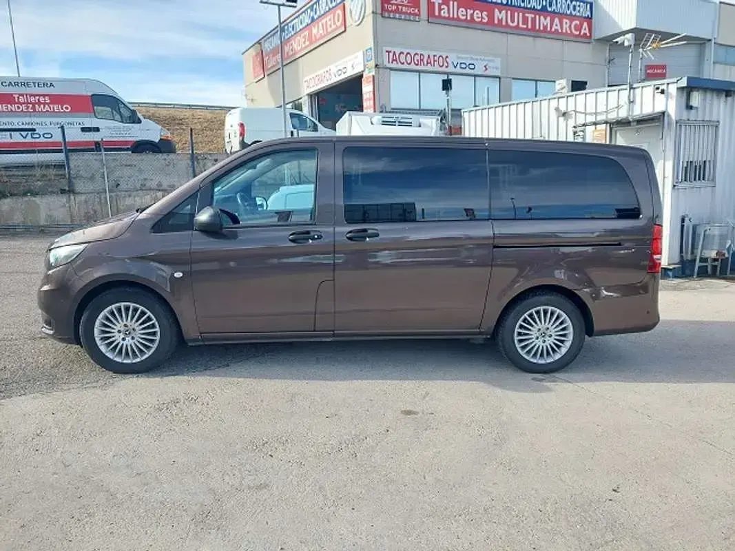 Usado Mercedes Vito 136 CV (100 kW) 2019 Marrón Van