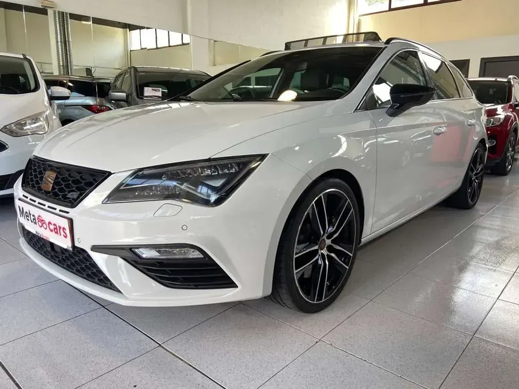 Usado Seat Leon ST 4Drive 300 CV (220 kW) 2019 Blanco Familiar