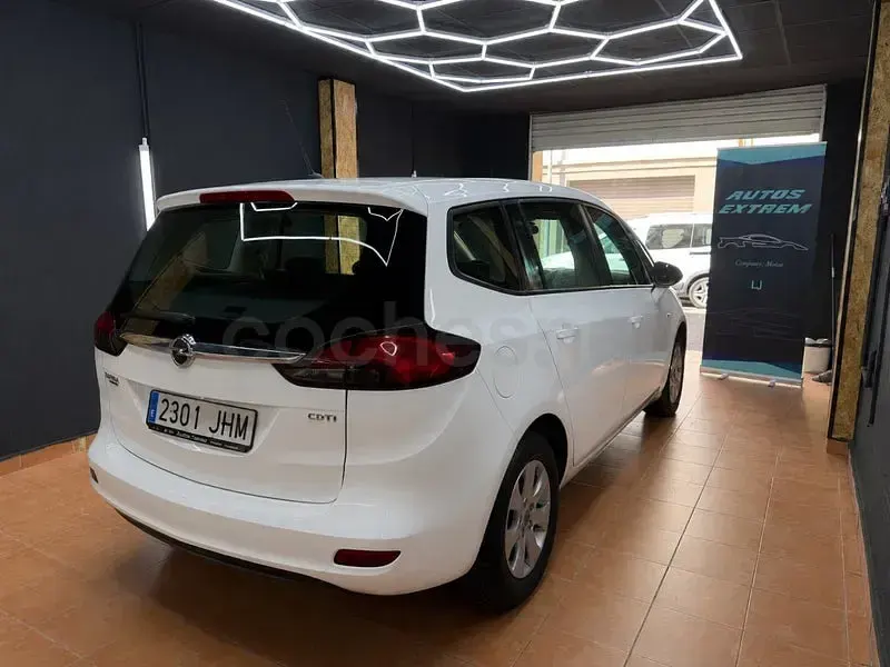 Usado Opel Zafira Tourer Excellence 170 CV (125 kW) 2016 Blanco Monovolumen