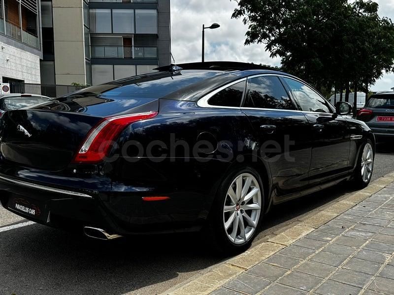 Usado Jaguar XJ Luxury 275 CV (202 kW) 2015 Azul Berlina