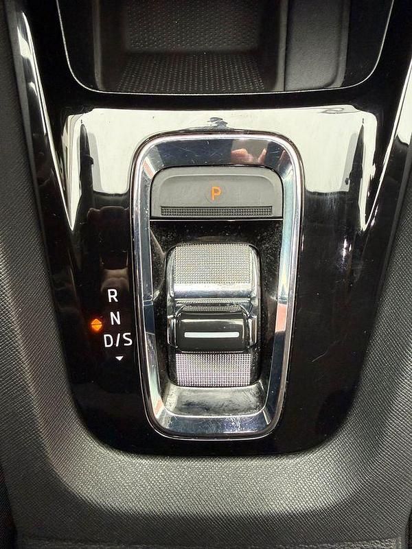 Usado Skoda Octavia 110 CV (80 kW) 2021 Blanco Familiar