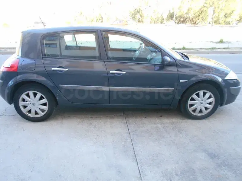 Usado Renault Mégane Expression 105 CV (77 kW) 2008 Negro Berlina