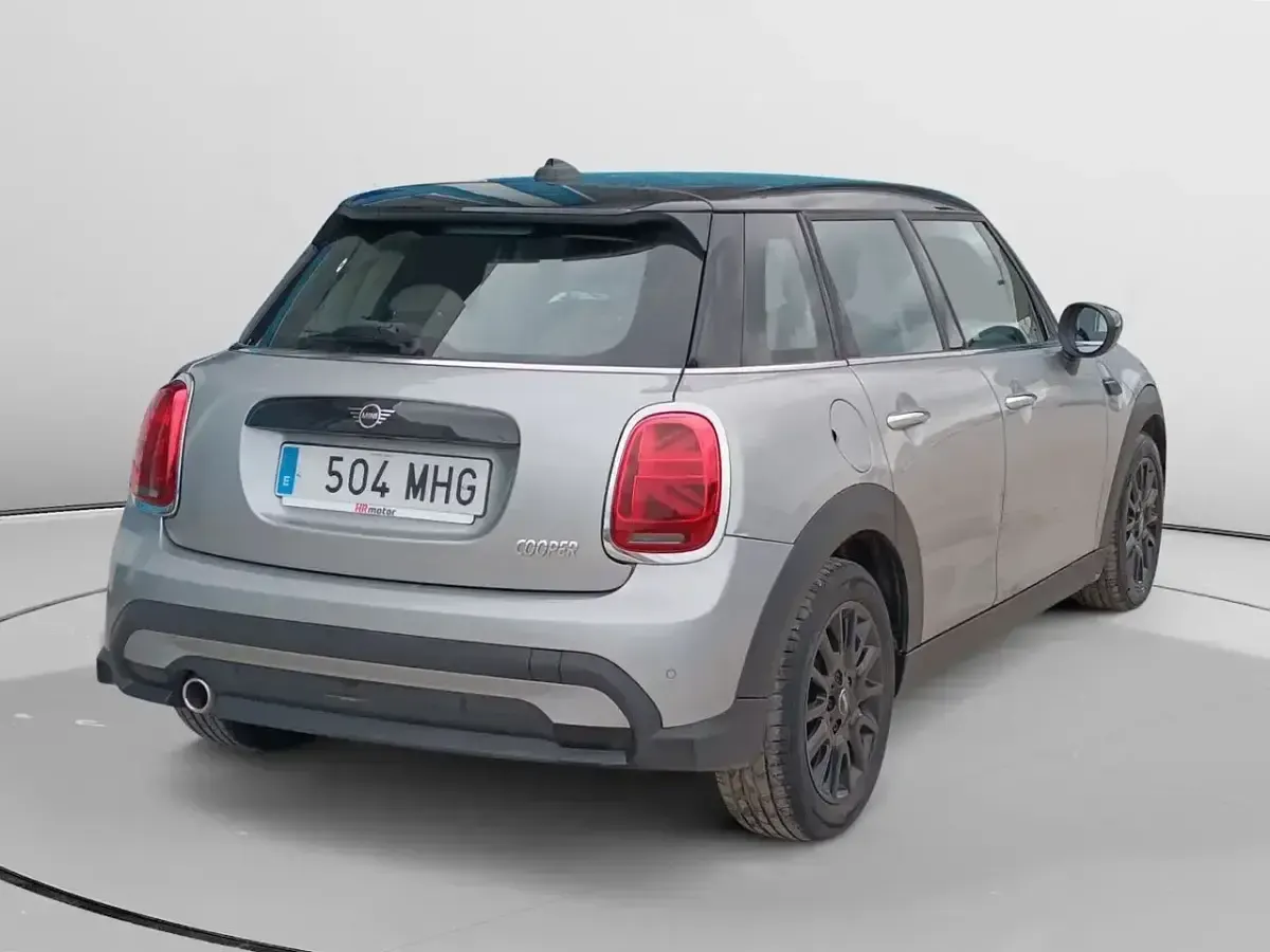 Usado Mini Cooper 136 CV (100 kW) 2023 Gris Utilitario