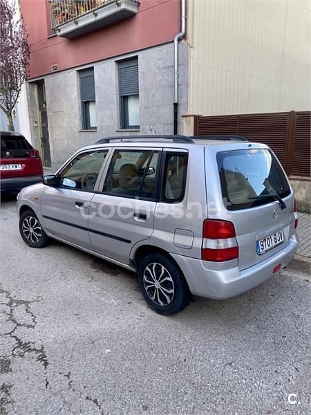 Usado Mazda Demio Active 63 CV (46 kW) 2001 Gris / plata Utilitario
