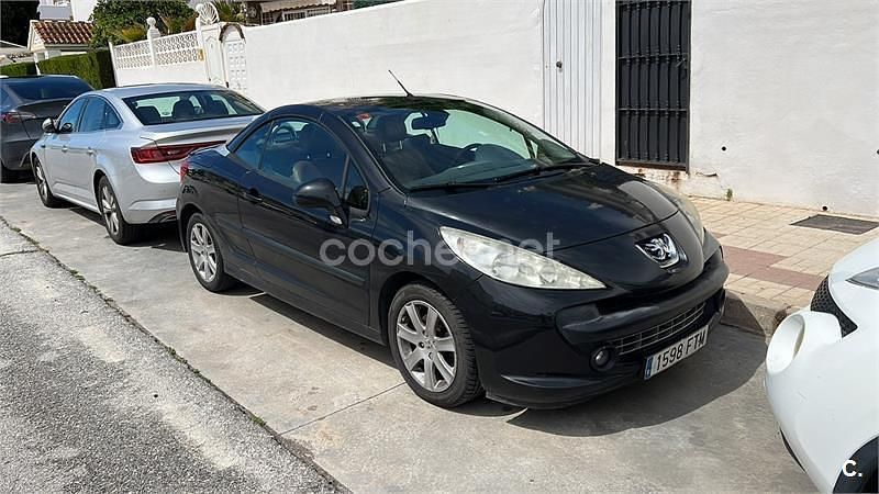 Negro Usado 2007 Peugeot 207 CC Descapotable | 2200 € (Super precio) - Imagen 1/1