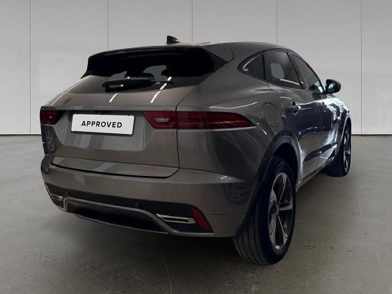 Usado Jaguar E-Pace R-Dynamic 204 CV (150 kW) 2022 Gris / plata SUV