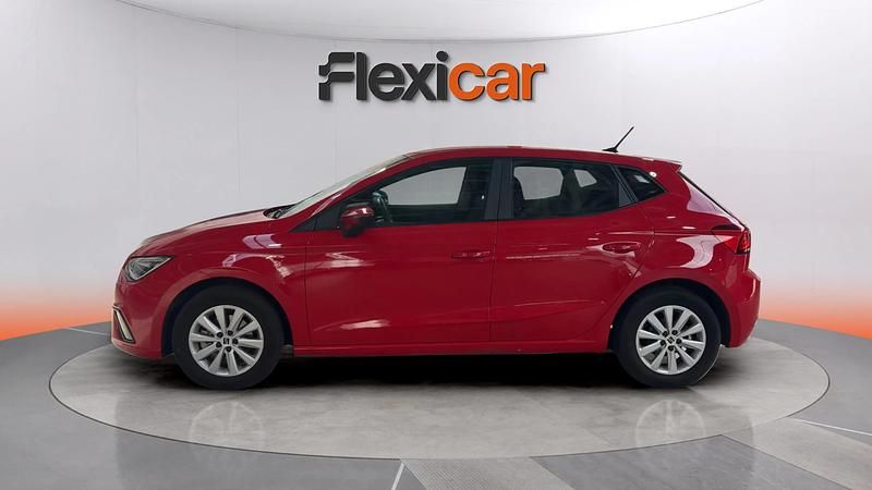 Usado Seat Ibiza Style 110 CV (80 kW) 2022 Rojo Utilitario