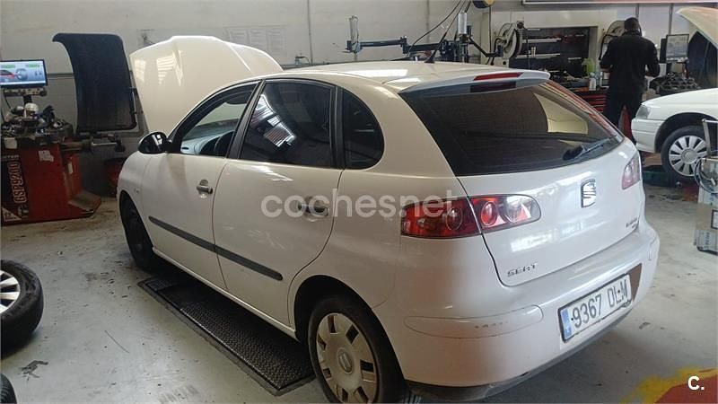 Usado Seat Ibiza Sport 64 CV (47 kW) 2005 Blanco Berlina