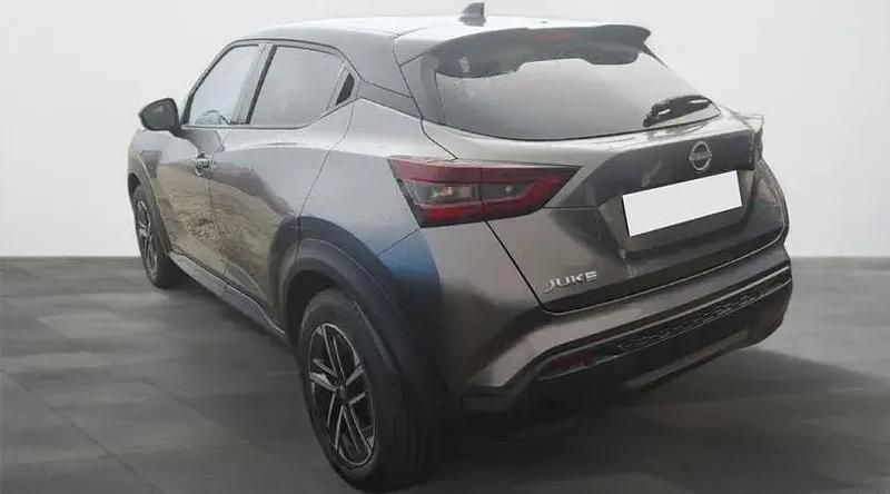 Usado Nissan Juke N-Connecta 114 CV (83 kW) 2025 Skline grey (metalizado) techo SUV