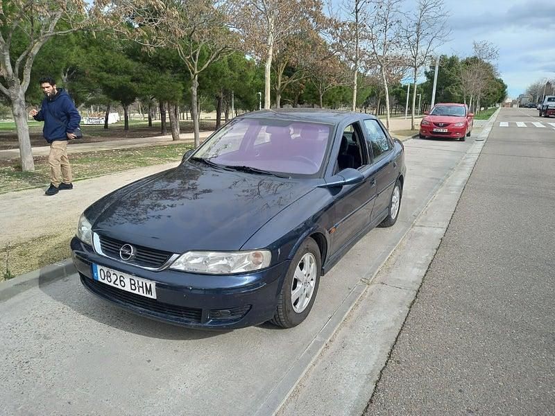 Negro Usado 2002 Opel Vectra Elegance Berlina | 2800 € (Precio justo) - Imagen 1/4