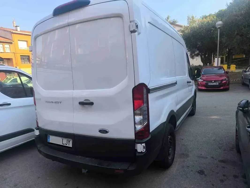 Usado Ford Transit Ambiente 131 CV (96 kW) 2020 Blanco Van